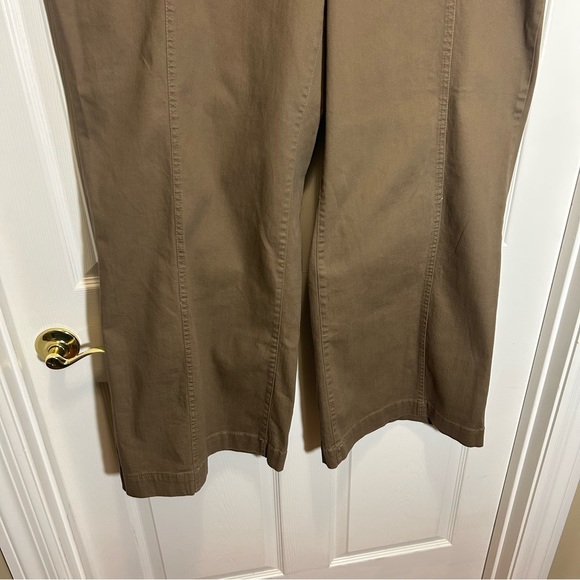 Venezia Wide Leg Khaki Pants - Picture 4 of 8